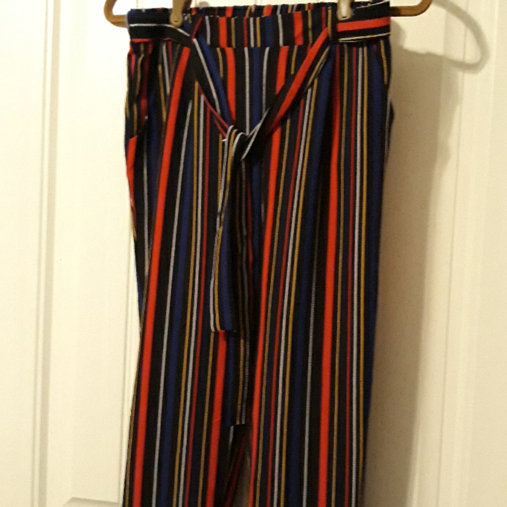 Striped  pants with tye in front and cute pockets.
